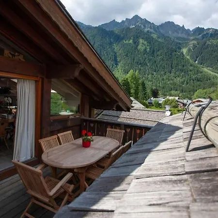 샬레 Big Mountain House Alpes Travel Les Praz Sleeps 8