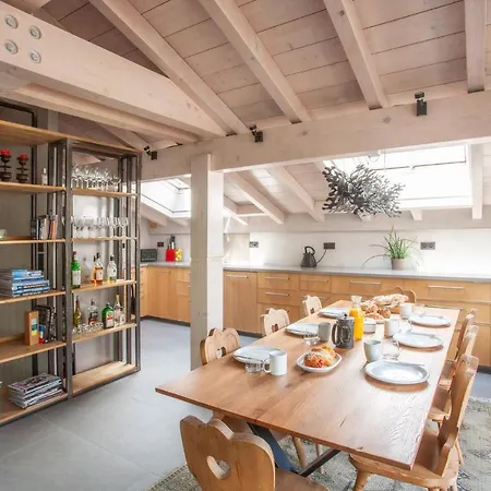 샬레 Big Mountain House Alpes Travel Les Praz Sleeps 8 *