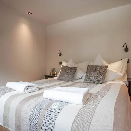 Big Mountain House Alpes Travel Les Praz Sleeps 8 *