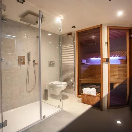 Big Mountain House Alpes Travel Les Praz Sleeps 8 샬레 *